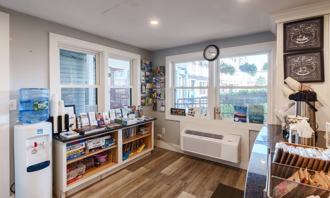 Oak Bluffs Hotel | MV Surfside Hotel