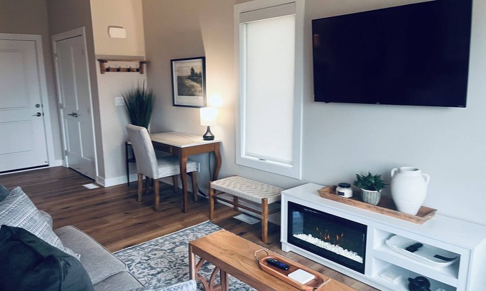 Waukee House | New Arrival 4 Bedroom Serenity w/Nature Views