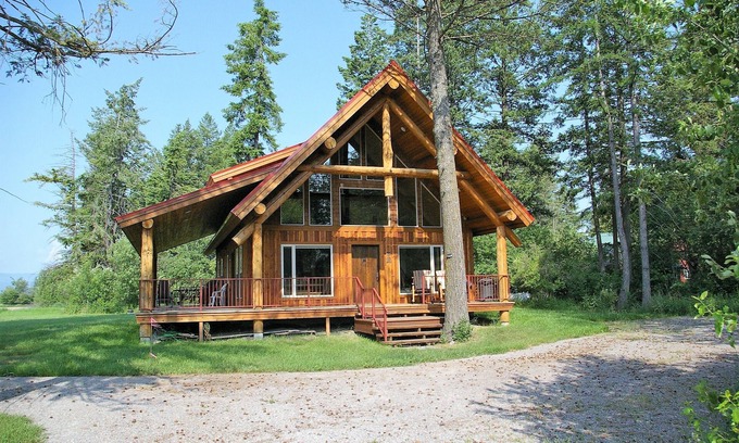 Kalispell Cabin | New Beautiful Well Located Cabin just north of Bigfork near the Flathead River!