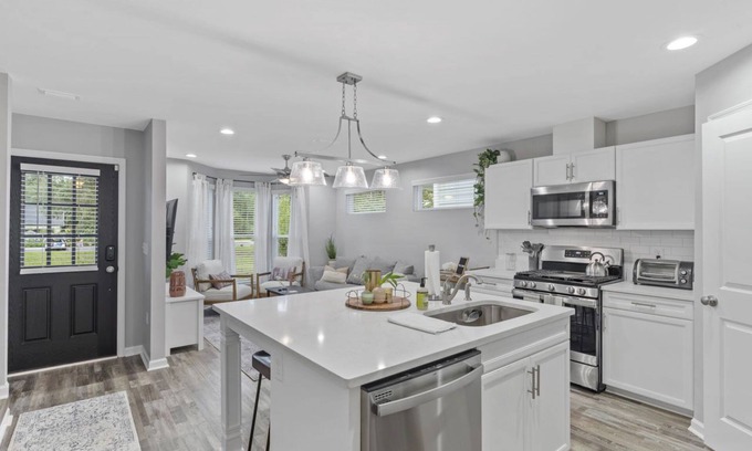 Tallahassee House | New! Cozy and quiet cottage style home; conveniently located