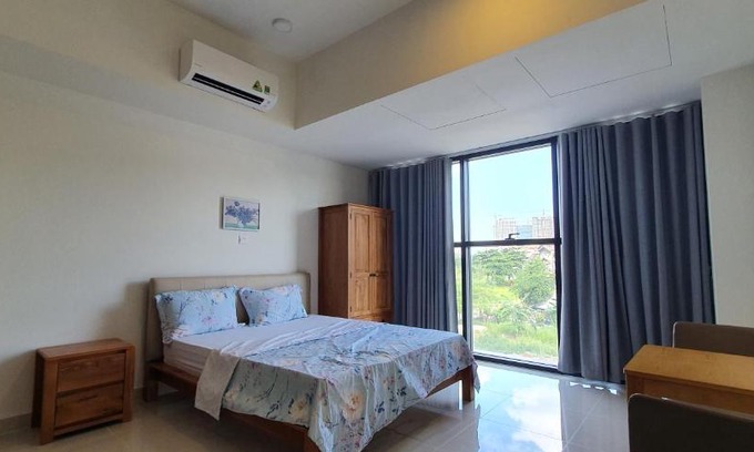 Thu Thiem Apartment | NEW COZY STUDIO, Free POOL and GYM @ The Sun Avenue, D2