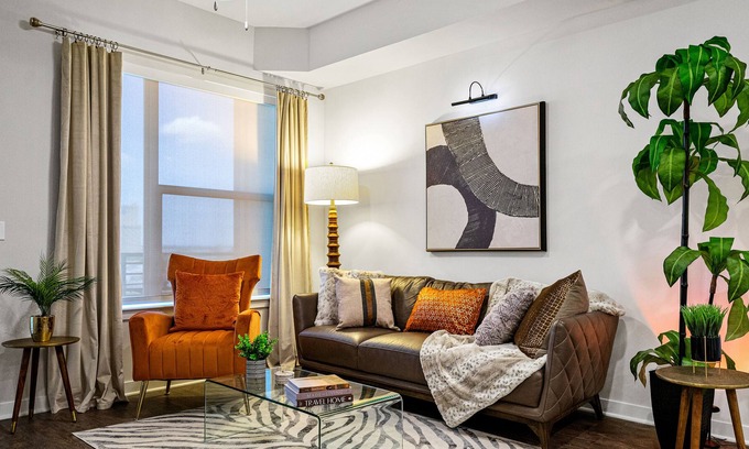 Old East Dallas Apartment | ⭐️New!⭐️ King Lux High Rise| 1BR/1B | Downtown | Fast WIFI