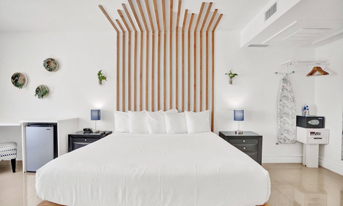 City Center Hotel | NEW LISTING! Belleza South Beach King Studio