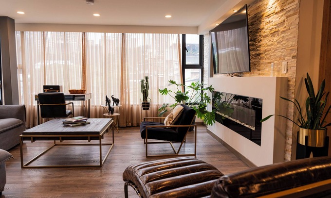 Zona Rosa Apartment | New Modern 2 BR Penthouse in El Poblado