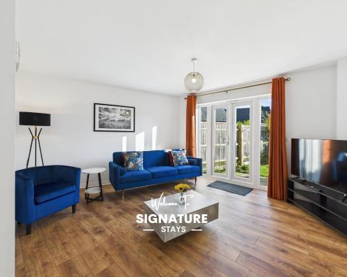 Cheltenham House | NEW Prestbury Place by Signature Stays - 5 Bedroom House Near Cheltenham Racecourse