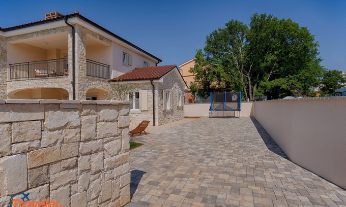 Pinezici Villa | New villa with pool, beach, quiet location - TRAVELER Reiseburo Krk - ID 2140