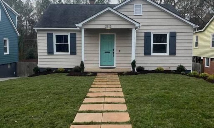 Commonwealth House | Newly renovated cute 3 bedroom 2 bath bungalow