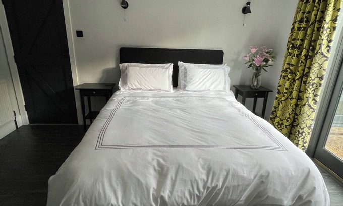 Newmarket Apartment | Newmarket, Quiet, Secluded, Private Guest Suite with own entrance.