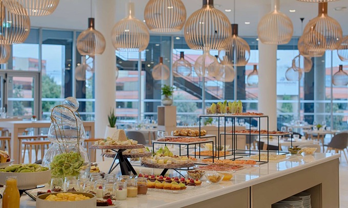 Blagnac Hotel | NH Toulouse Airport
