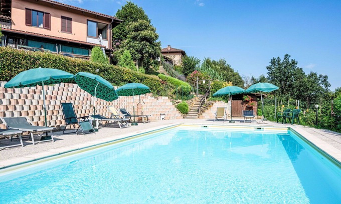 Cortazzone Villa | Nice apartment in villa for 4 people with pool, WIFI, TV, patio and pets allowed