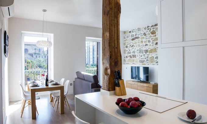 Gros Apartment | Nice apartment for 4 people in the centre near the beach. WI-FI and AC.