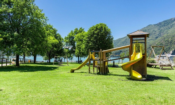 Verceia Apartment | Nice apartment for 4 guests with WIFI, TV, patio and pets allowed