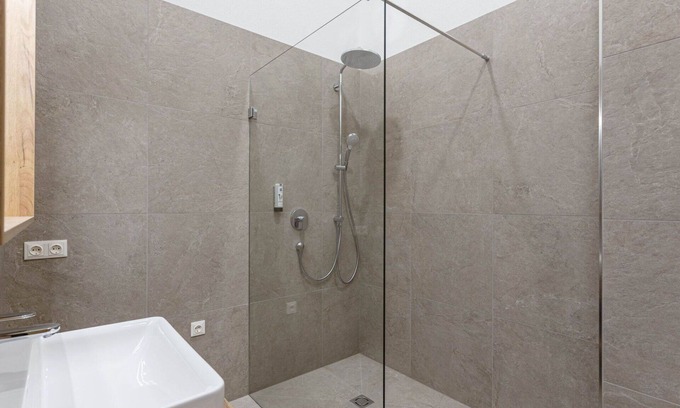 Mittersill Apartment | Nice apartment for 6 guests with pool, WIFI, TV and terrace