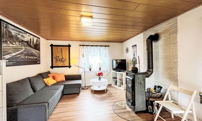 Quiddelbach Apartment | Nice apartment for 7 people with WIFI, TV and balcony