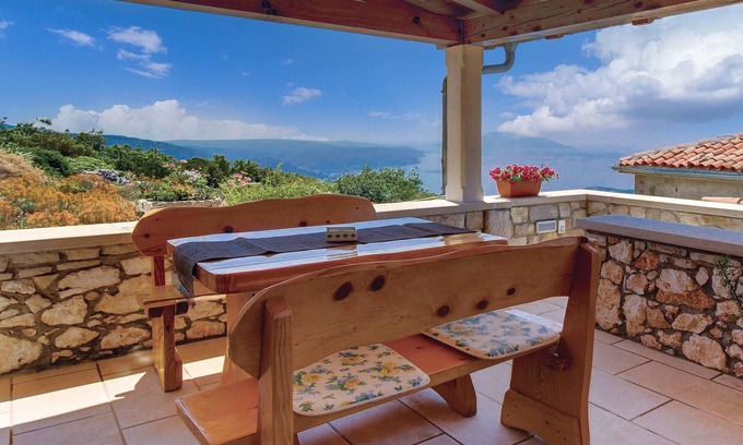 Cres House | Nice home in Vidovici with WiFi