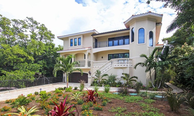 Wulfert House | Nirvana Sunrise: 4 BR, 3 BA House in Captiva, Sleeps 10