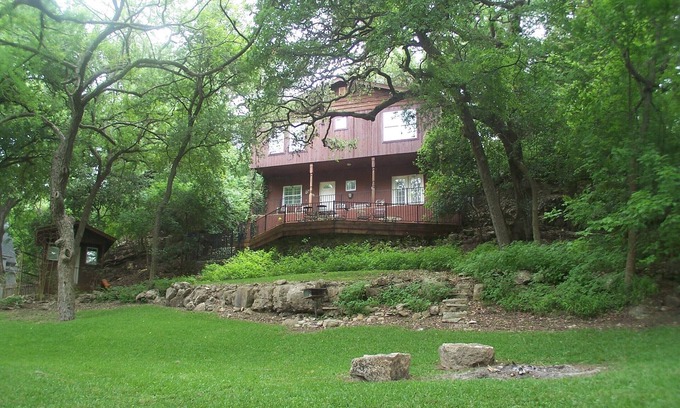 Gruene House | No Flood! Gruene River Home and Cottage on Guadalupe! Sleeps-13. 5 Bed/3.5Baths