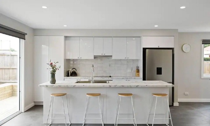 Launceston CBD House | North Edge Townhouse ~ Free Parking, City, Modern
