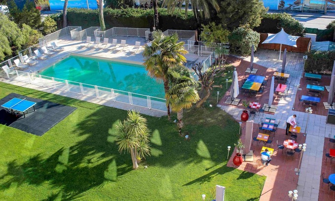 Saint-Laurent-du-Var Hotel | Novotel Nice Aeroport Cap 3000