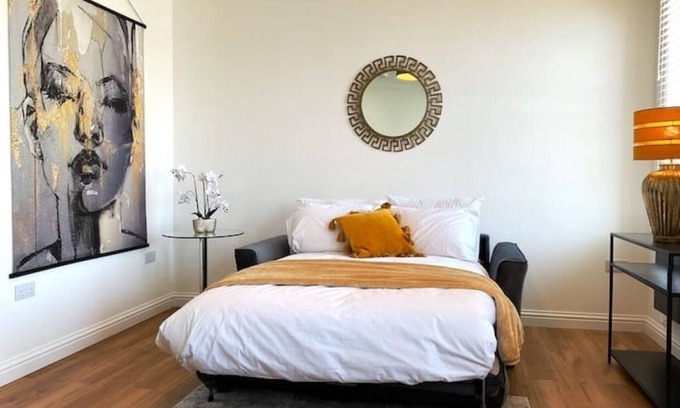Douglas Apartment | Number 5, 8 Clifton Terrace
