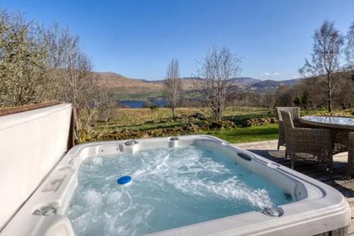 Loch Tay House | Oak Cottage and Hot Tub, Loch Tay