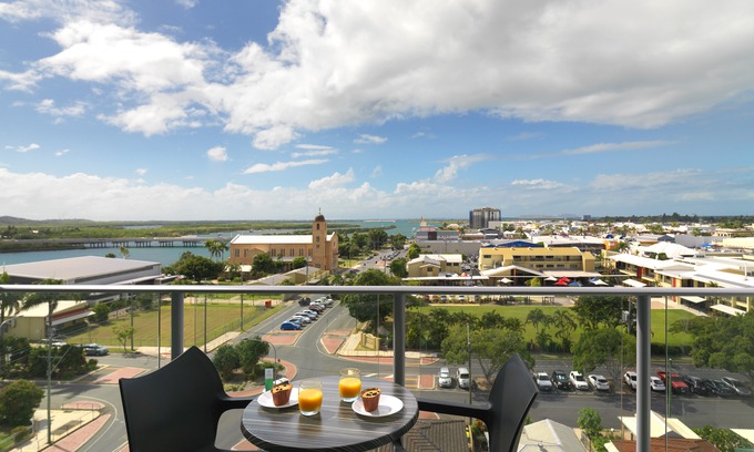 Mackay Hotel | Oaks Mackay Rivermarque Hotel