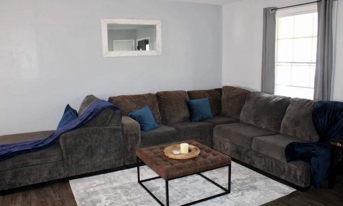 Lyons House | Oasis Place GA