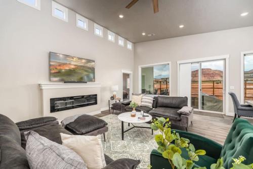Kanab House | Oasis Retreat for Families l Willow by Stay