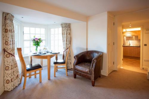 Bourton Apartment | Oberon River View Apartment