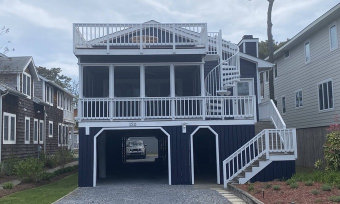 Bethany Beach House | Ocean Block with ocean view- Short walk to beach; 3 blocks to downtown shopping