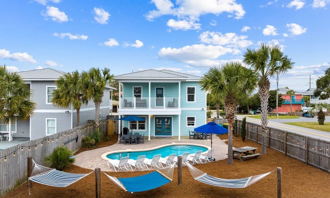Crystal Beach House | Ocean Kiss'D | Private Pool | Golf Cart | 3 Min Walk to Beach