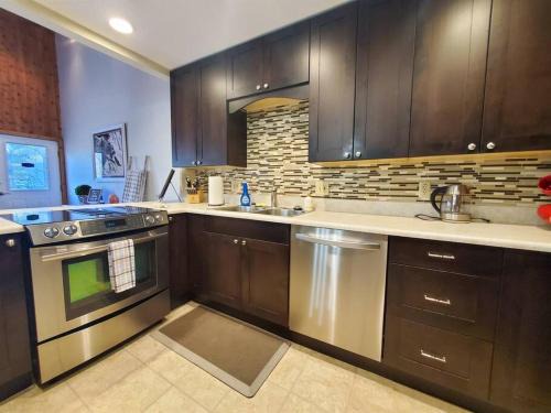 West Juneau House | Ocean & Mountain View Duplex, both sides