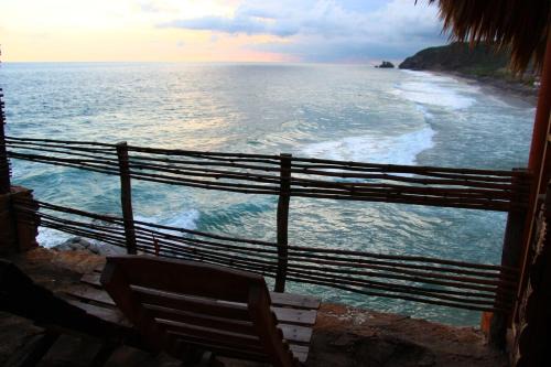 Mazunte Apartment | Oceanfront cabin in Playa Mermejita Mazunte