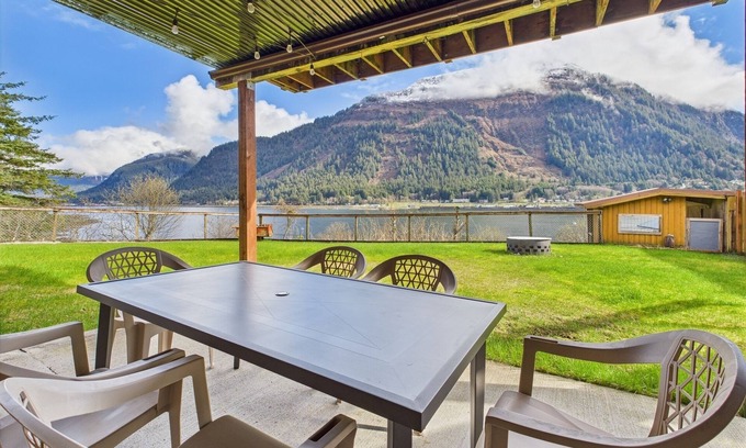 West Juneau House | Oceanfront Fire Pit, Decks, Large Yard, Views!