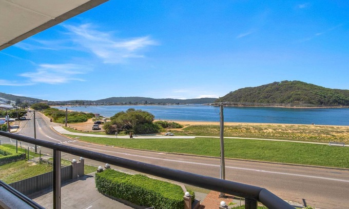Ettalong Beach Apartment | Oceanside @ Ettalong Beach
