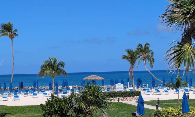 Seven Mile Beach Condo | Oceanview renovated 2BR 2BA Sunset Cove condo 7 Mile Beach No daily resort fees