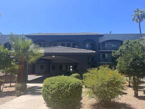 Phoenix Hotel | Ocotillo Apartments & Hotel
