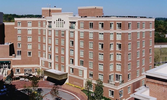 Old Town West Resort | Old Town Alexandria Vacation Resort!