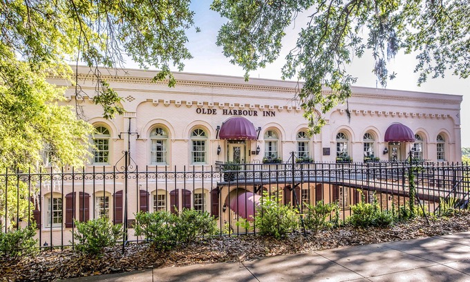 Historic District - North Hotel | Olde Harbour Inn, Historic Inns of Savannah.