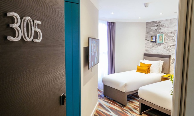Earl's Court Hotel | Oliver Plaza