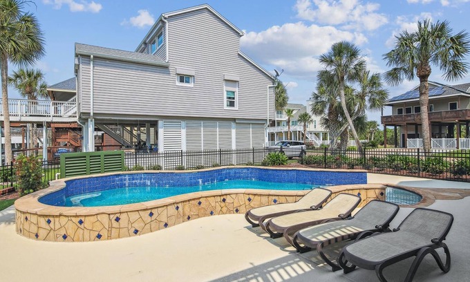 Isla Del Sol House | On Pool Time | Large Deck, Patio, Dock, Pool!