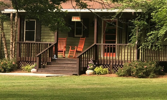 Hiawassee House | On the Hiawassee River! Sleeps 6! Only 16 miles from Helen!