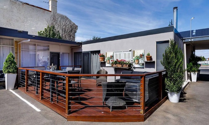 Bendigo Hotel | Oval Motel