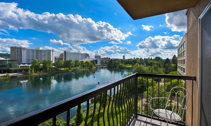 Riverside Hotel | Oxford Suites Downtown Spokane