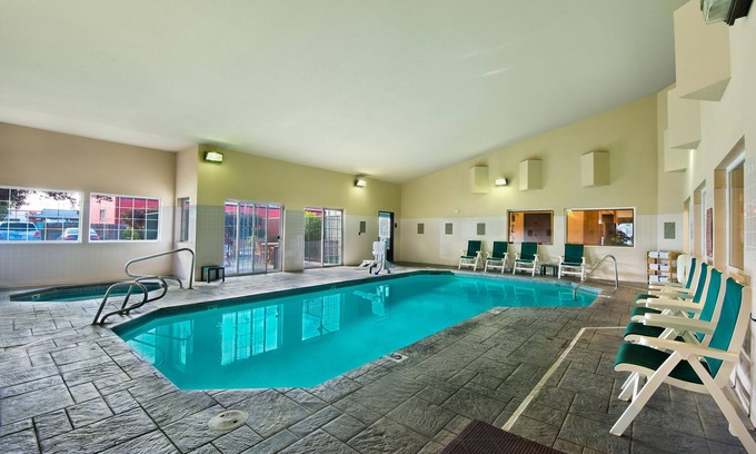 Hermiston Hotel | Oxford Suites Hermiston