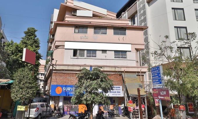Navrangpura Hotel | OYO 11067 Hotel Swastik Inn