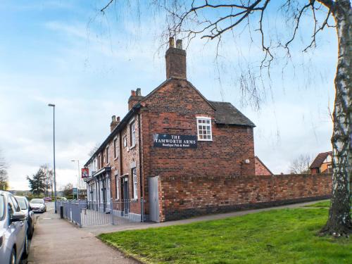 Tamworth Hotel | OYO Tamworth Arms Boutique Pub & Hotel