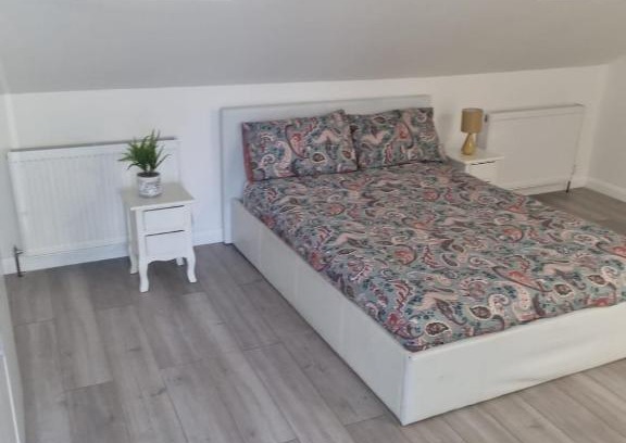 Thornton Heath House | P Home