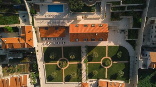Gornji Kono Hotel | Palace Natali