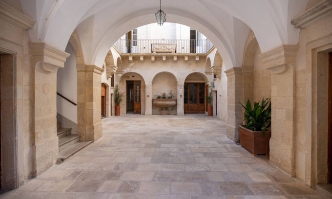 Centro Storico House | PALAZZO GARZIA - Dimora Storica